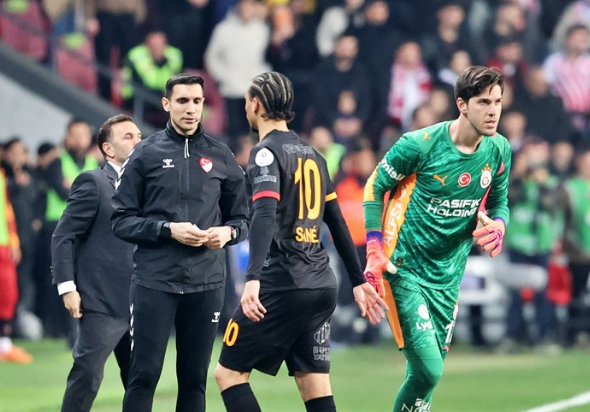Süper Lig'e veda eden Fatih Karagümrük, kaleci Batuhan Şen'i transfer