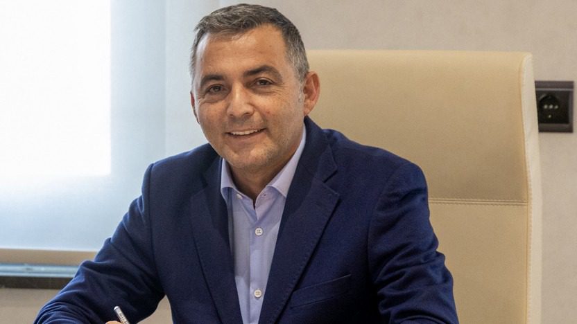 Antalya'nın Manavgat Belediyesi'ne yönelik yolsuzluk ve rüşvet davasında görevden uzaklaştırılan