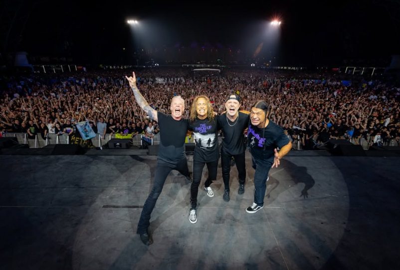 Metal müziğin en önde gelen gruplarından Metallica, Yunanistan'da hem müzikal