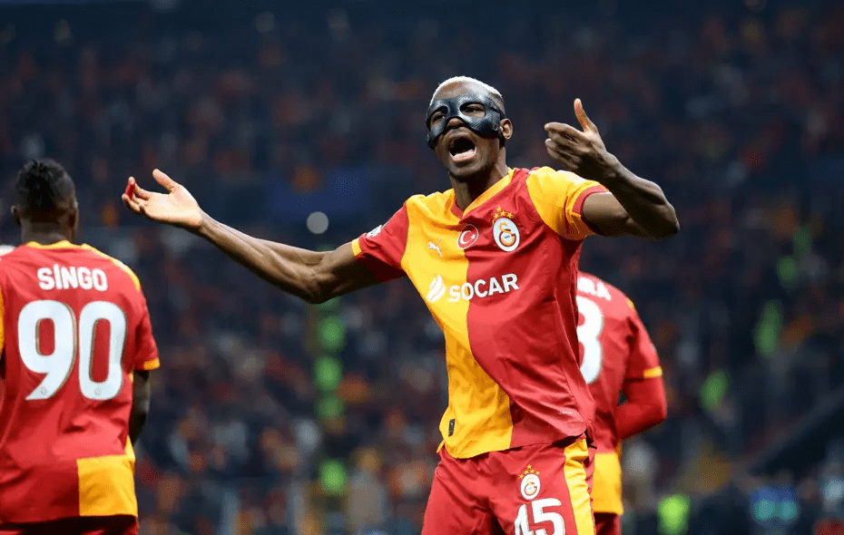 Galatasaray Başkanı Dursun Özbek, yıldız golcü Osimhen'in transferine kapıları kapattı.