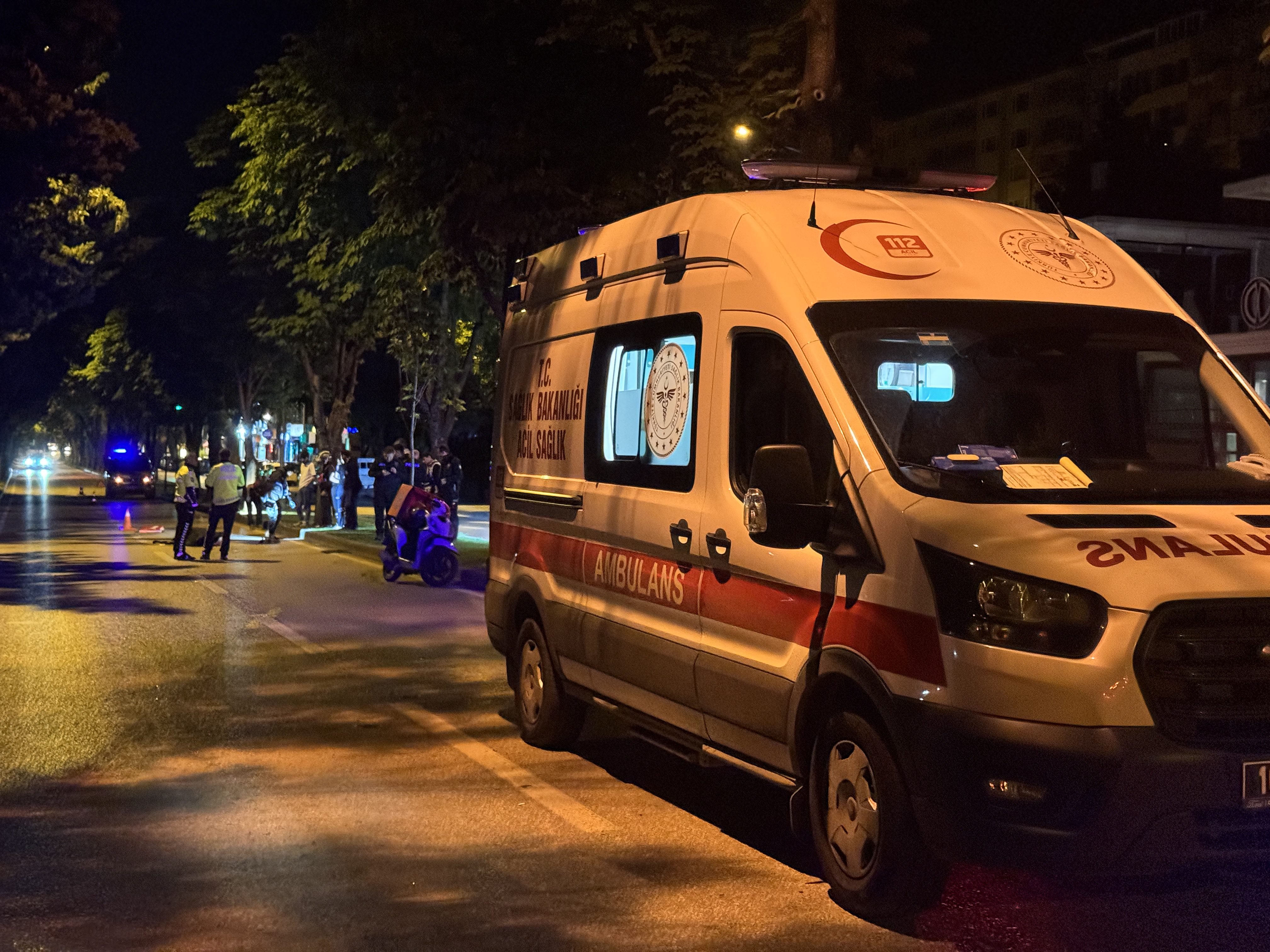 Bursa'da motosikletinin hakimiyetini kaybedip refüje çarpan 39 yaşındaki kurye Ertuğrul