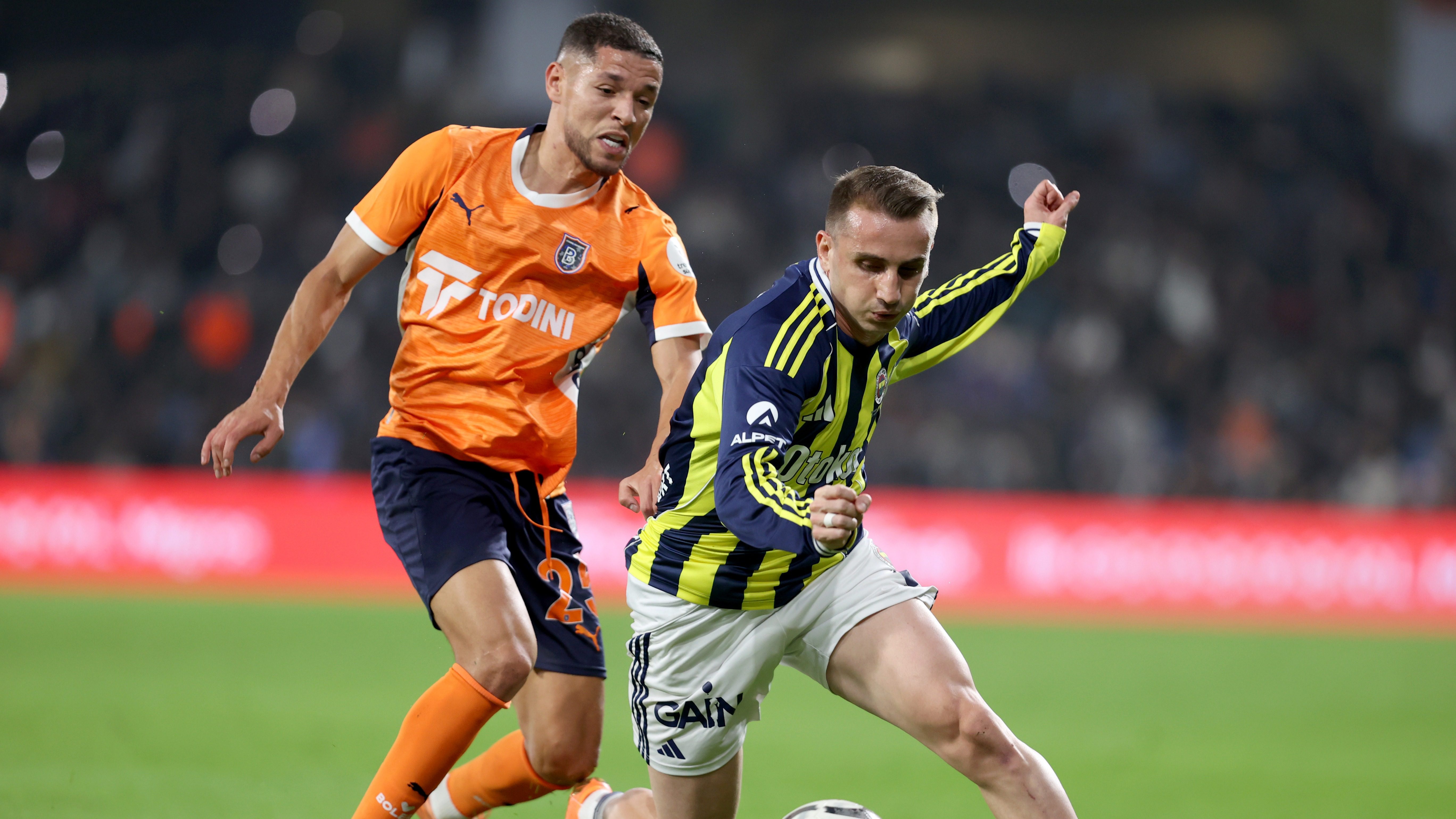 Fenerbahçe ile RAMS Başakşehir, Süper Lig'in 32. haftasında karşı karşıya...