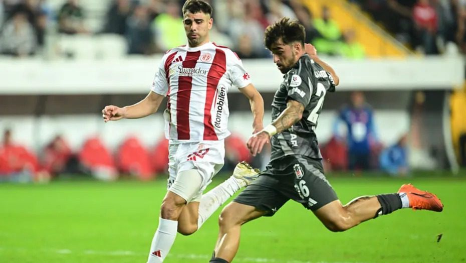 Süper Lig'den düşecek 3. takım bugün belli olacak. Antalyaspor'un kazanmaktan