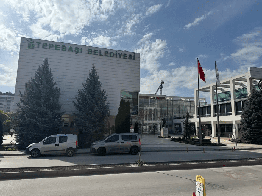 CHP'li Eskişehir Tepebaşı Belediyesi'ne yönelik gerçekleştirilen yolsuzluk operasyonunda gözaltına alınan
