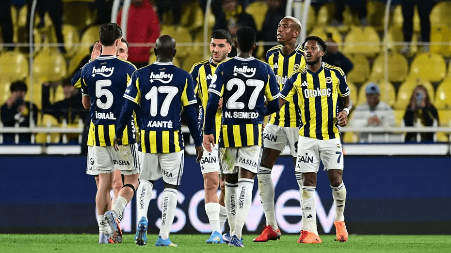 Fenerbahçe, Talisca'nın şov yaptığı maçta Başakşehir'i yenerek bitime 2 hafta