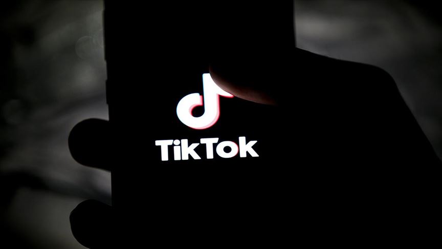 Fransa’da 17 yaşındaki bir genç, TikTok’ta kendisini arkadaş olarak kabul