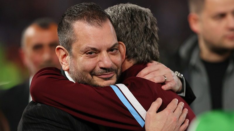 Trabzonspor Kulübü'nün, Hamamizade İhsanbey Kültür Merkezi'nde düzenlenen 60. Olağan Divan