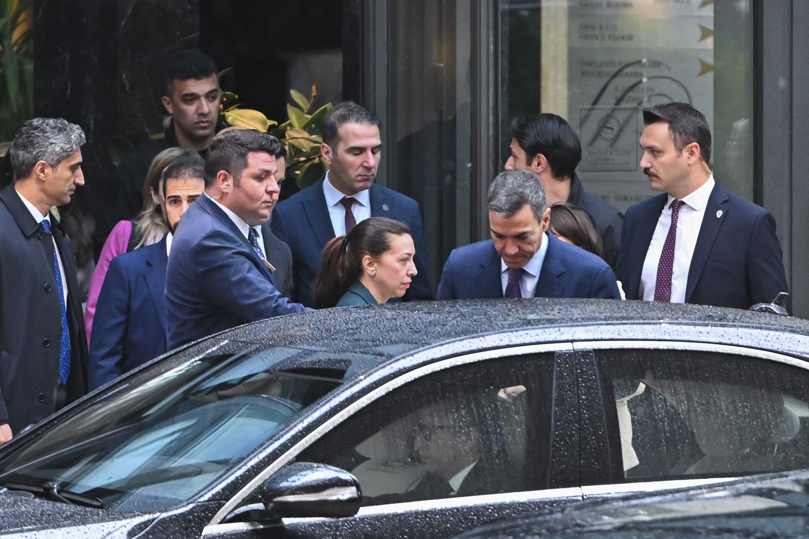 Ankara'ya acil iniş yapan ve geceyi kentte geçiren İspanya Başbakanı,