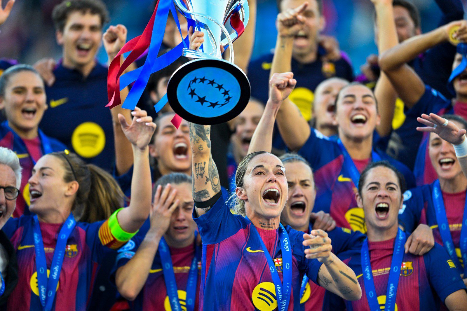 UEFA Kadınlar Şampiyonlar Ligi finalinde Lyon'u 4-0 mağlup eden Barcelona,