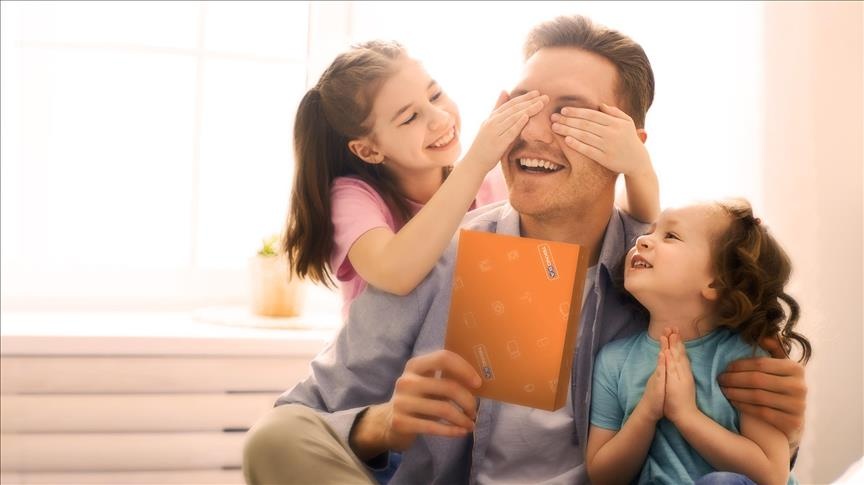 Hayatımızın güvenli limanı ve bizlere her koşulda siper olan babalarımızı