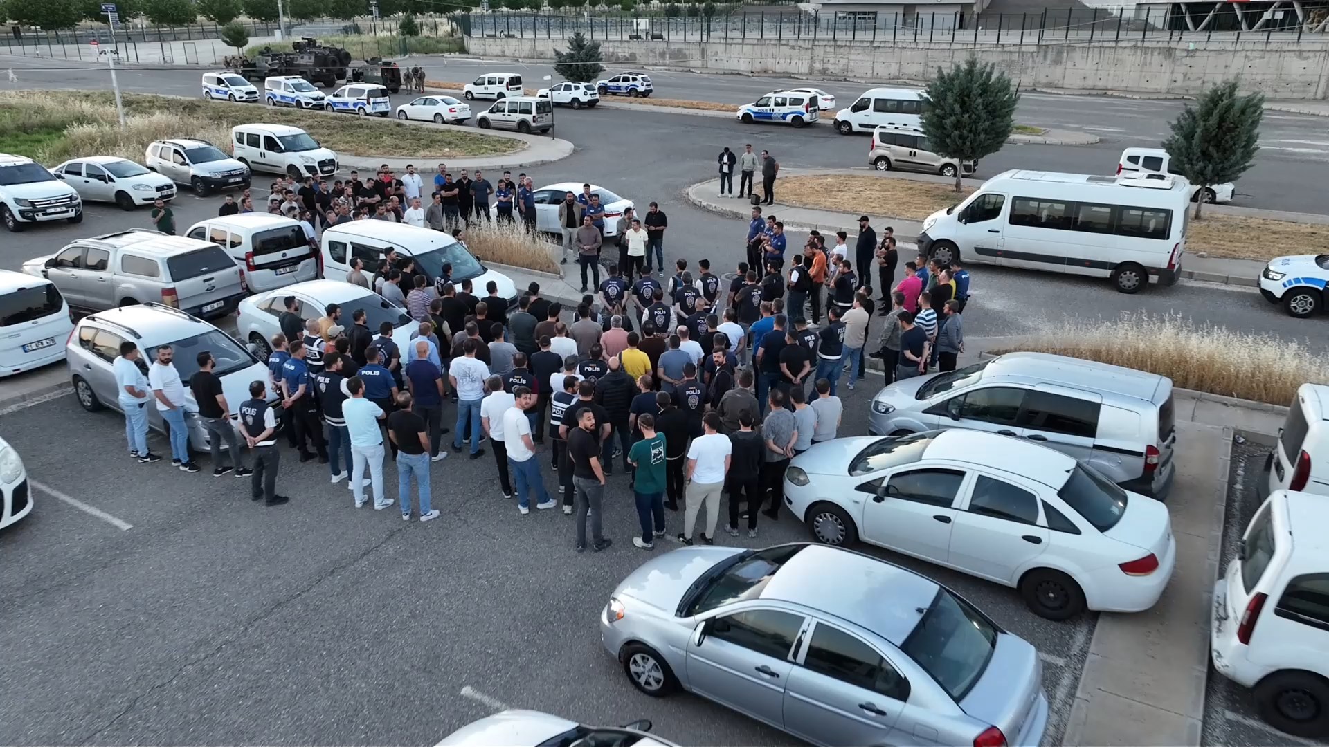 Diyarbakır merkezli 5 ilde düzenlenen yasa dışı bahis operasyonunda 51