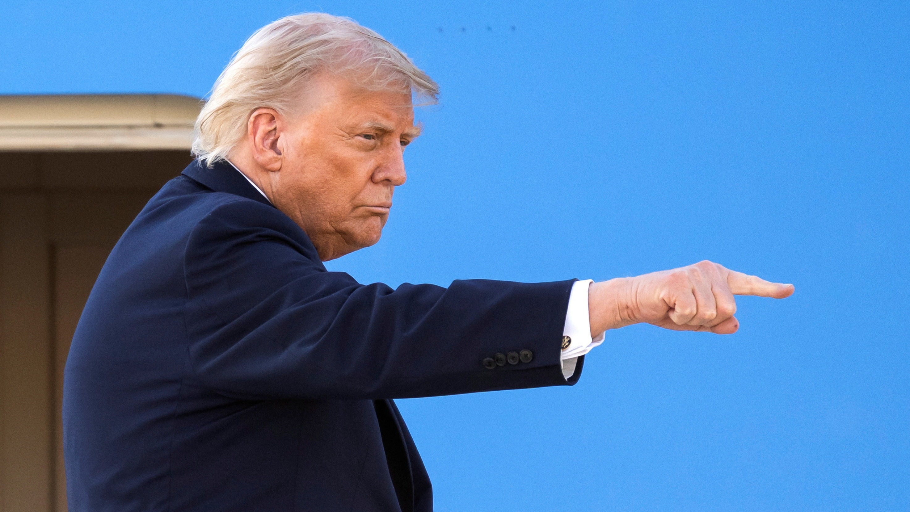ABD Başkanı Donald Trump, Versay Sarayı'nda İran ile anlaşmanın imzasını