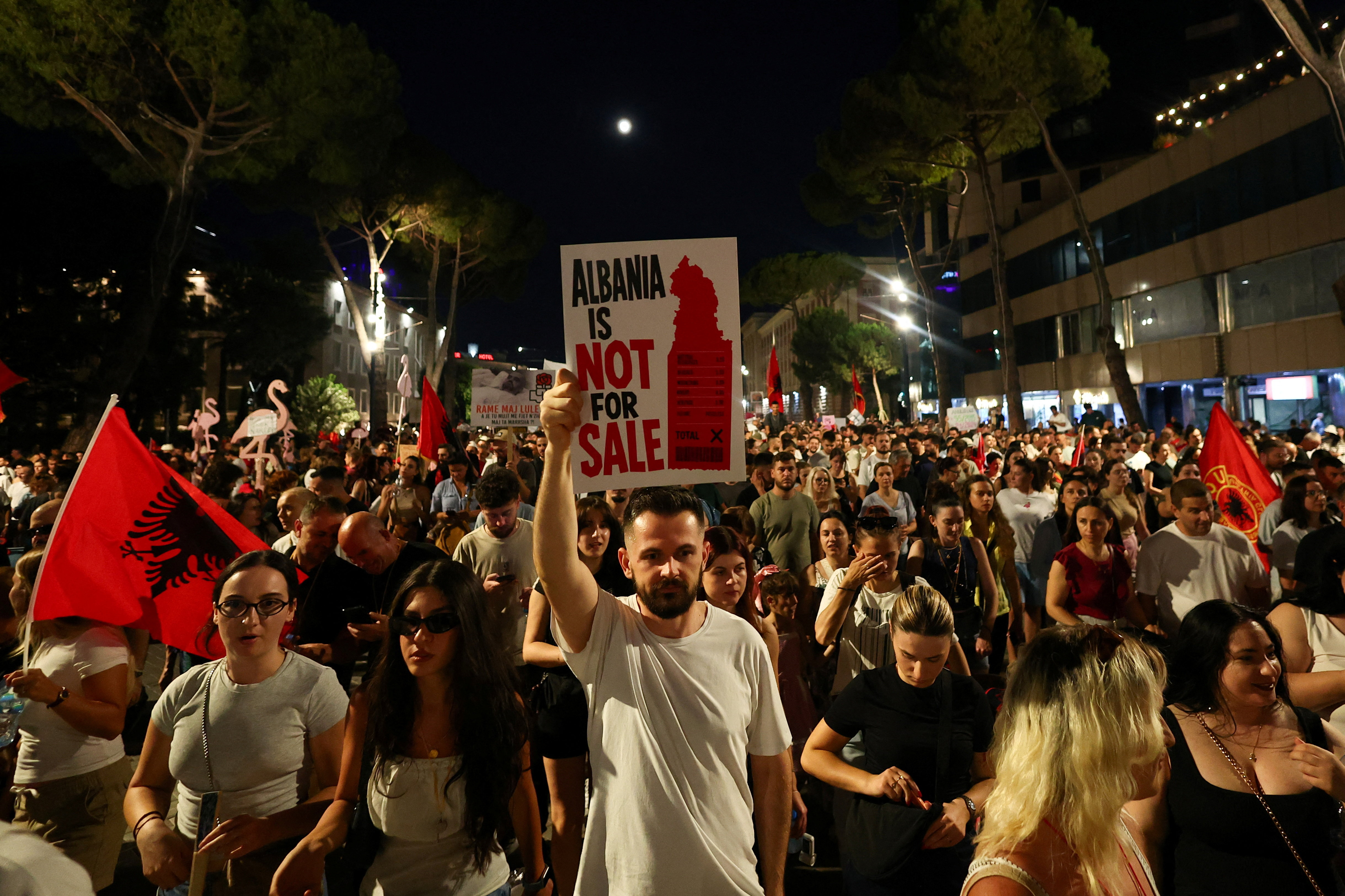 Arnavutluk’ta ABD Başkanı Donald Trump’ın damadıyla bağlantılı lüks tatil köyü