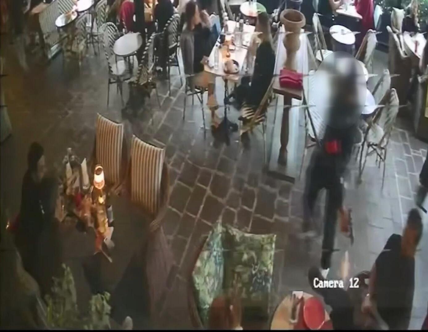 İstanbul Sarıyer'de oto galeri sahibini silahla bacağından vuran 16 yaşındaki