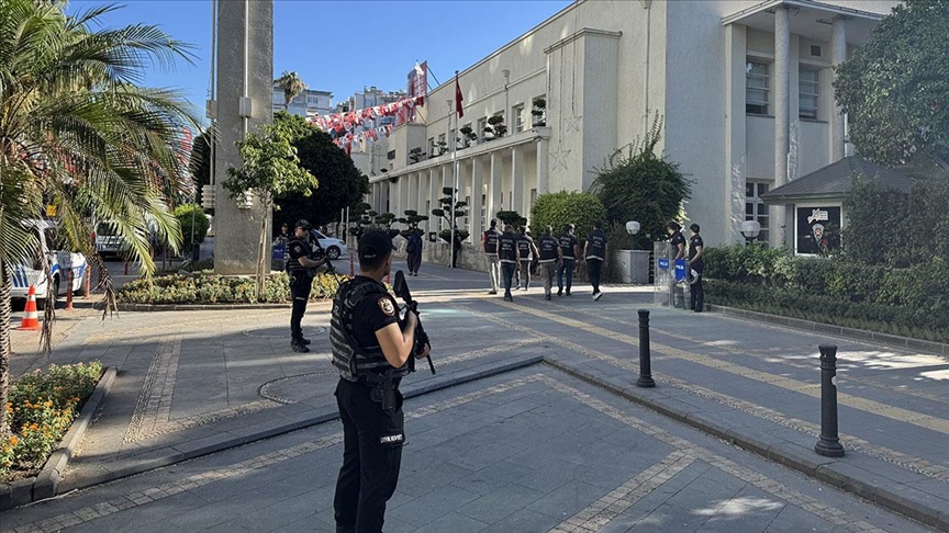 Aziz İhsan Aktaş suç örgütüne ilişkin davasında görevinden uzaklaştırılan Adana