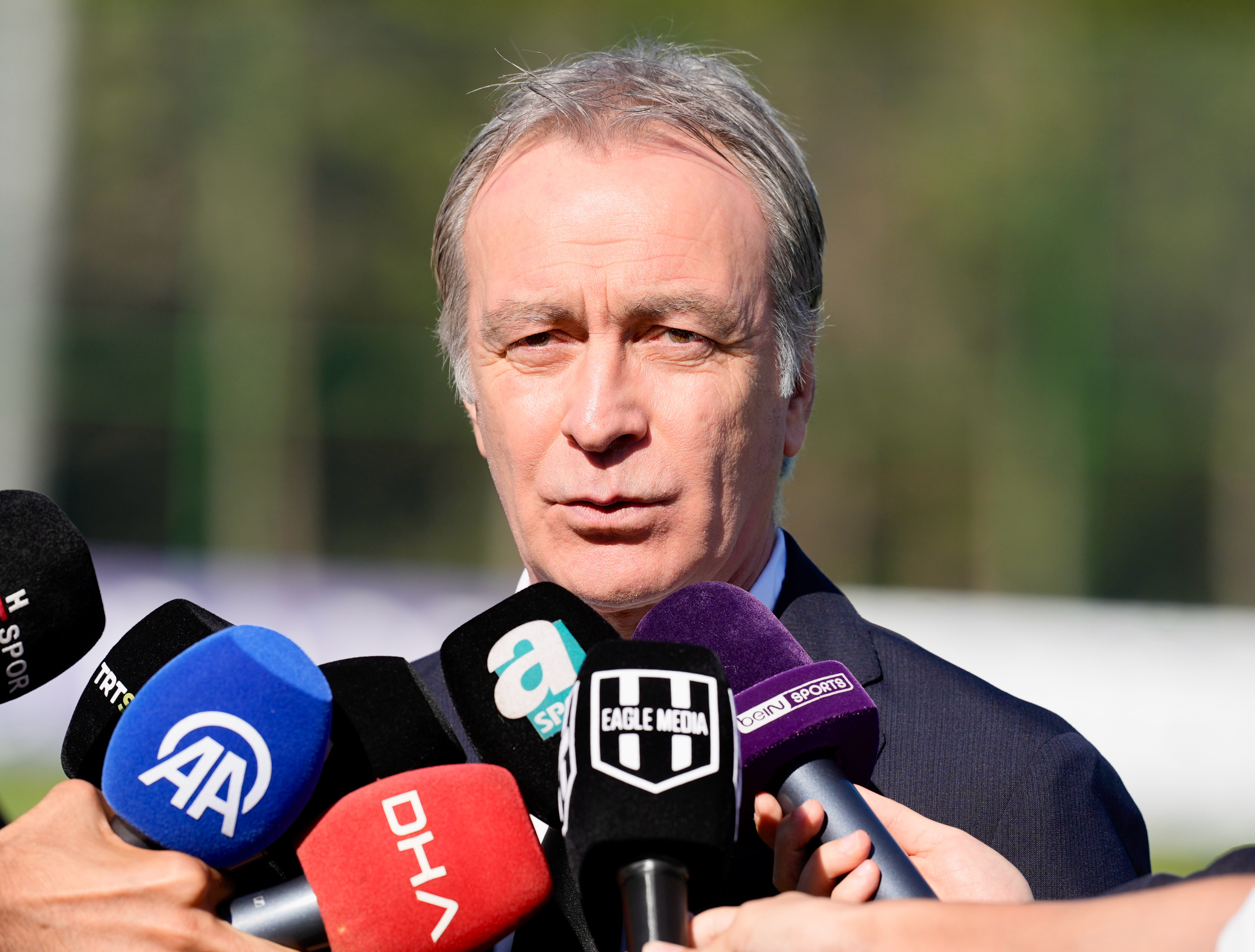 Beşiktaş Futbol Direktörü Önder Özen, siyah-beyazlı camiaya birlik ve beraberlik