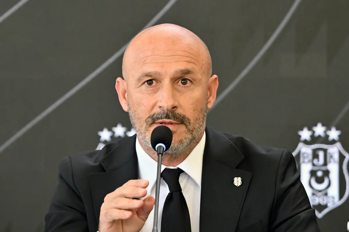 Beşiktaş, teknik direktör Vincenzo Italiano ile 2027-2028 sezonu sonuna kadar