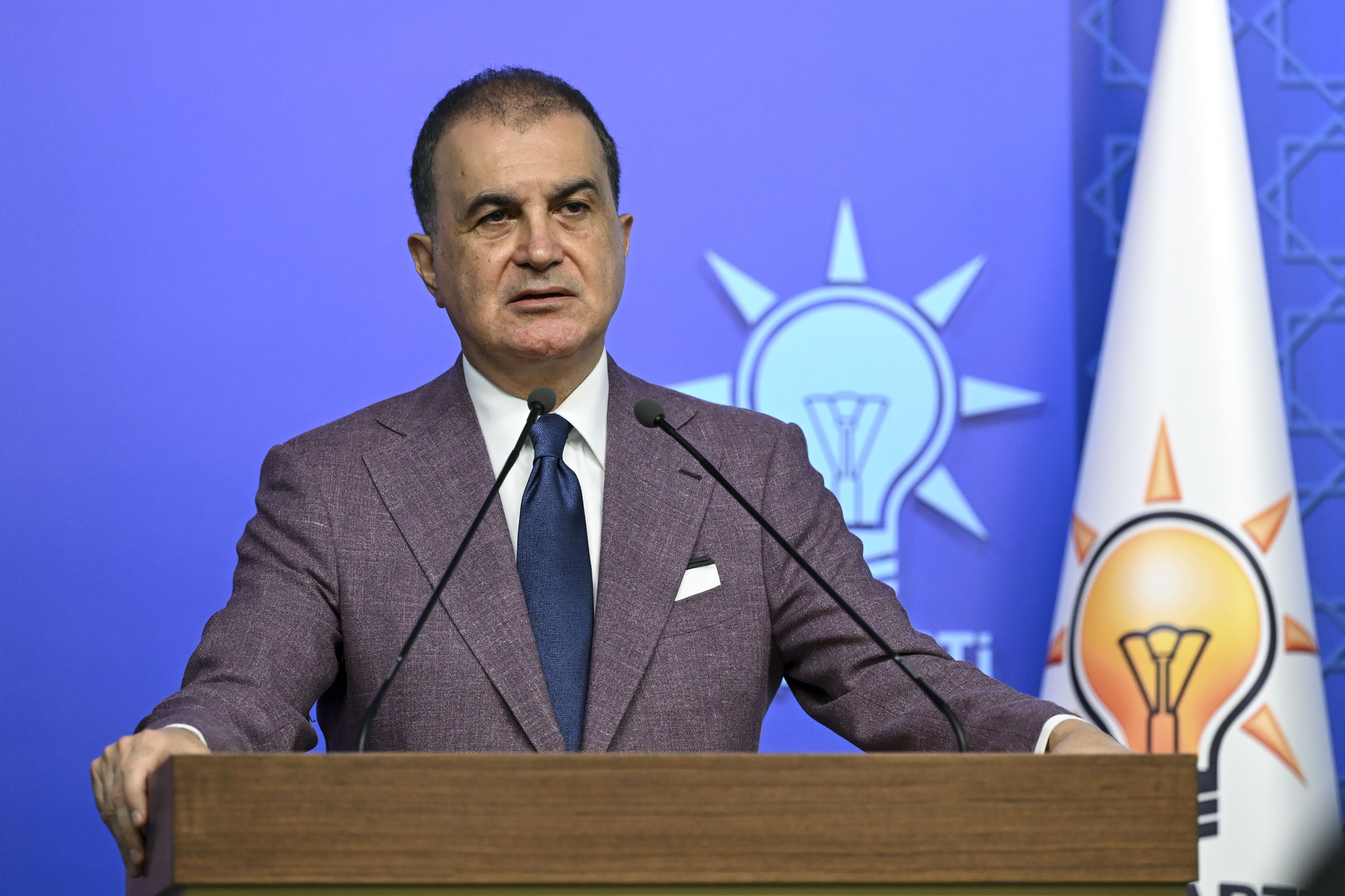 AK Parti Parti Sözcüsü Ömer Çelik, terör örgütünün silahları tamamen