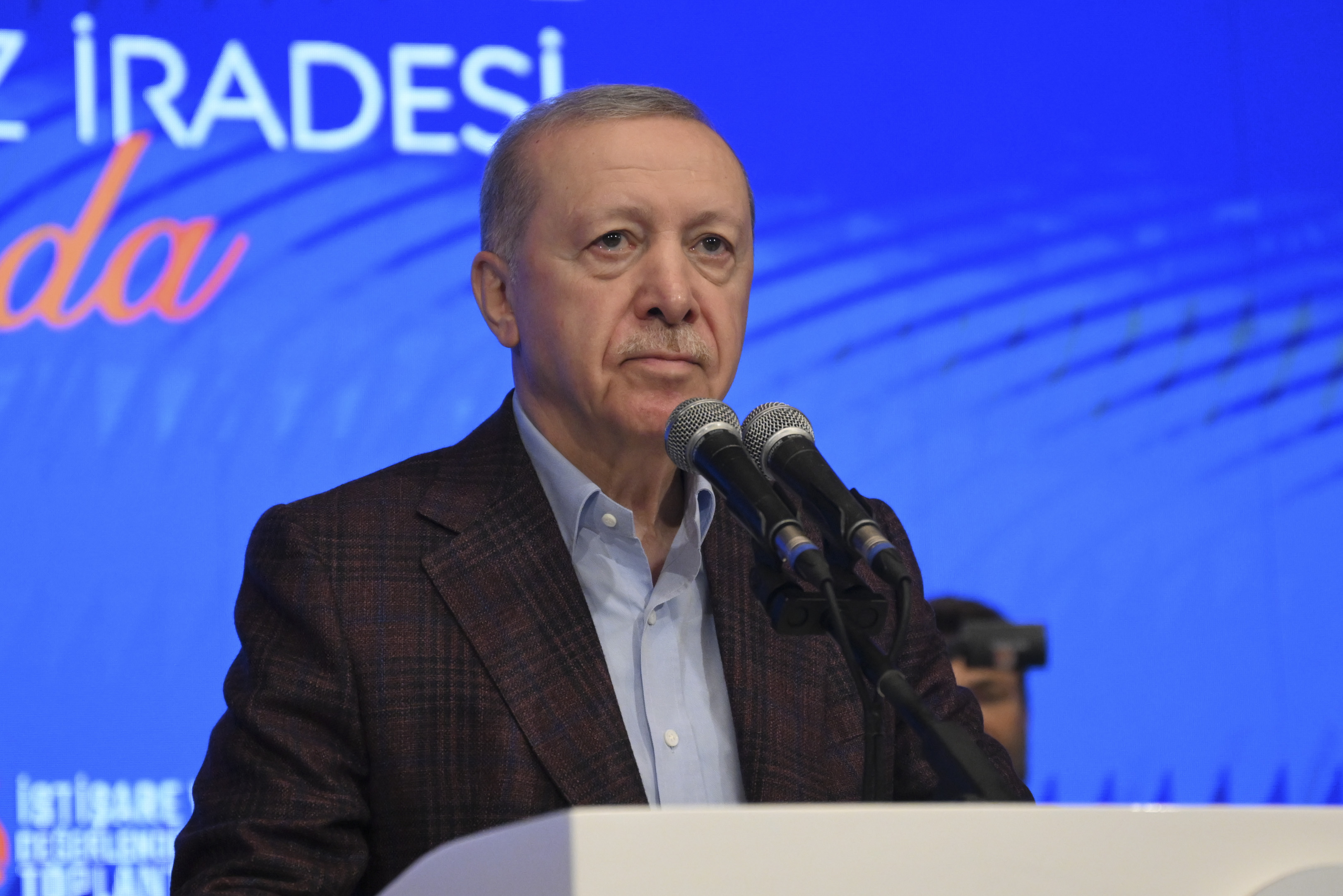 Cumhurbaşkanı Recep Tayyip Erdoğan, birlik ve beraberlik çağrısında bulunup terörsüz