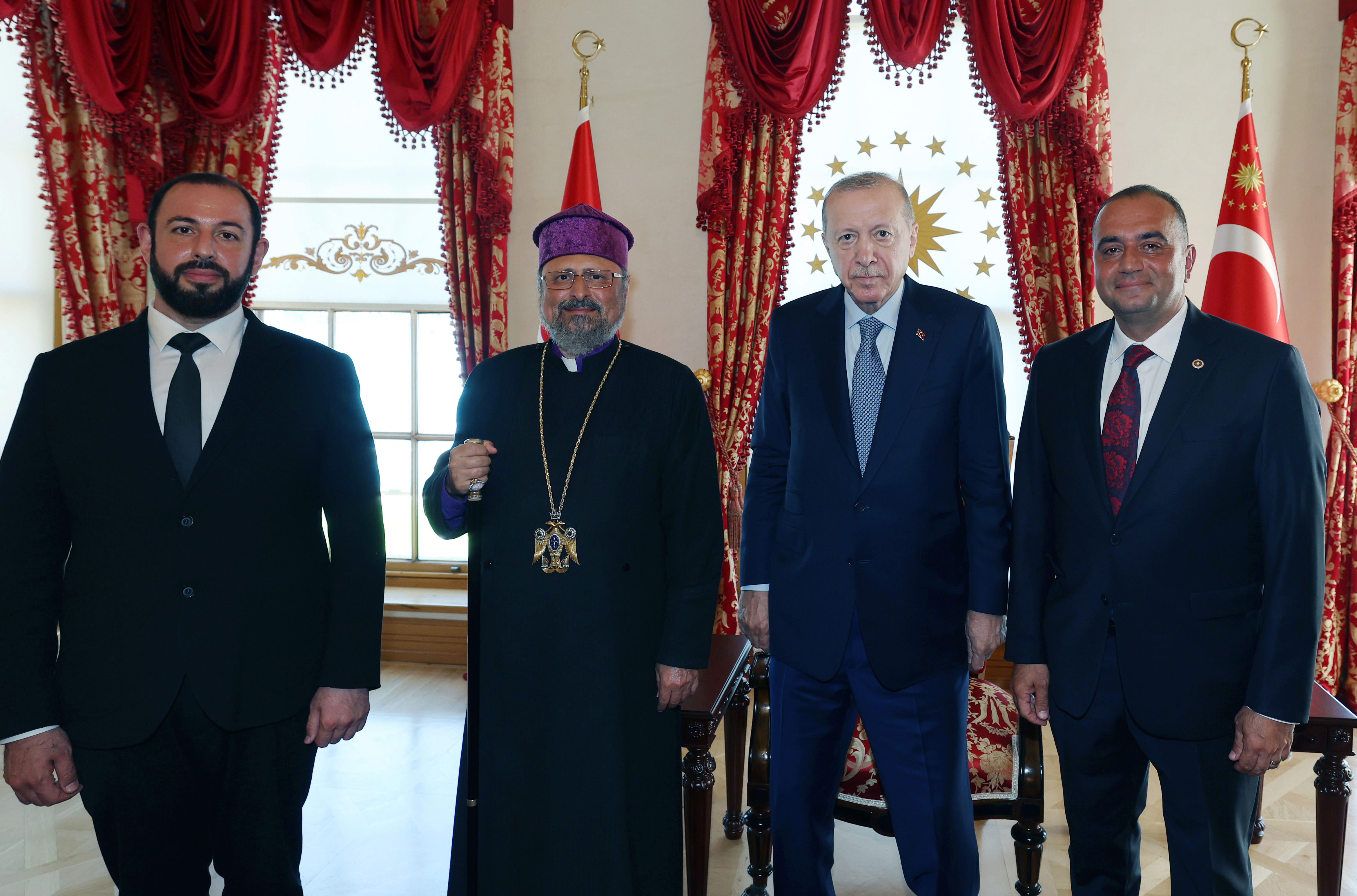 Cumhurbaşkanı Recep Tayyip Erdoğan, Türkiye Ermenileri Patriği Sahak Maşalyan ve