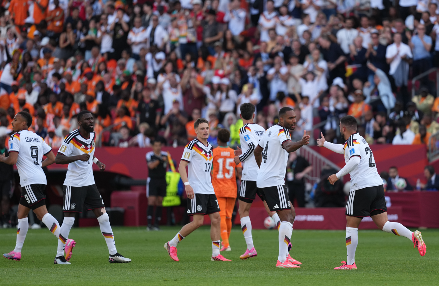 Dünya Kupası ilk maçında Çuraçao'yu 7-1'le geçen Almanya, ikinci maçta