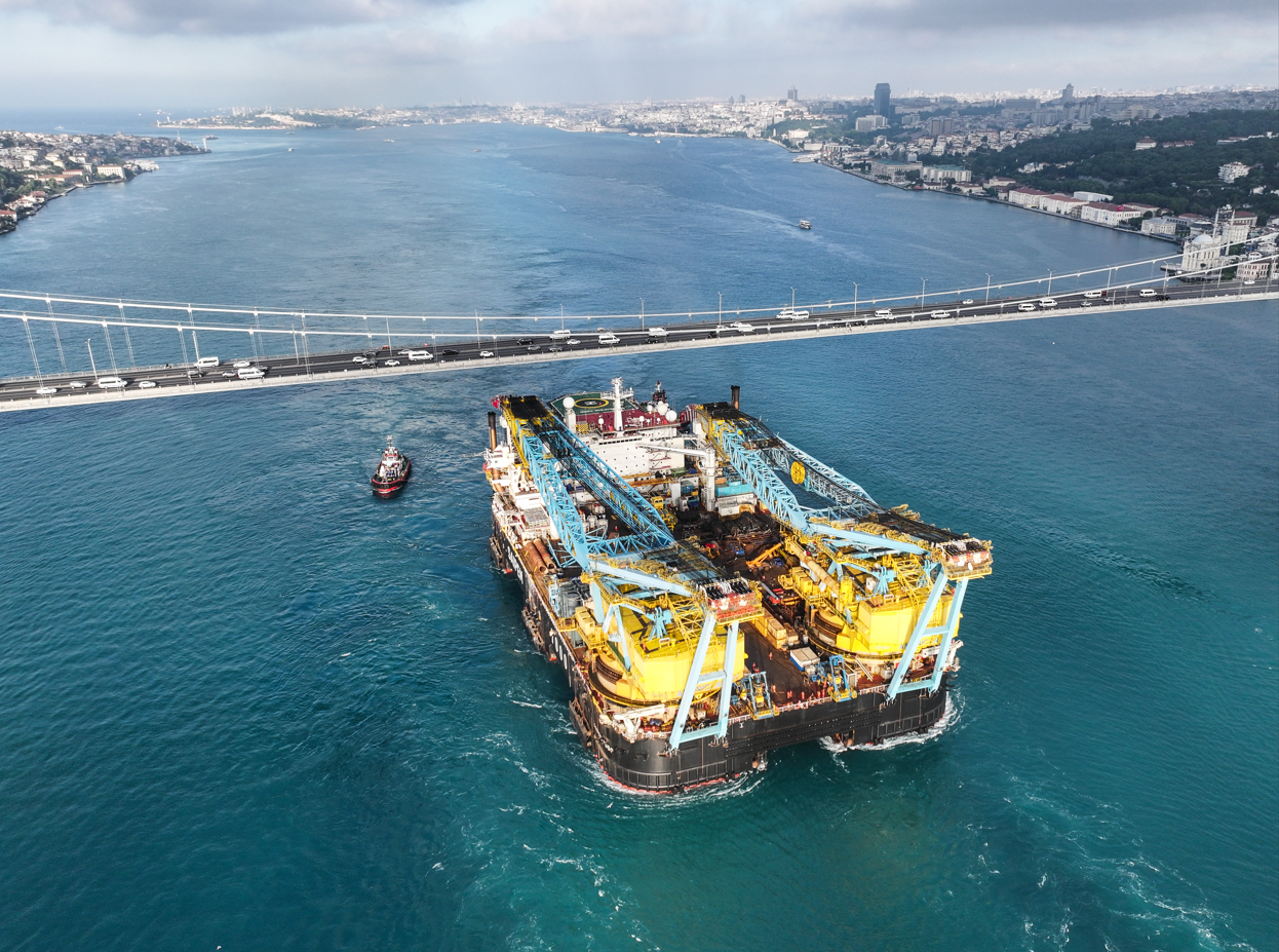 Doğal gaz boru hattı döşeme çalışmalarında kullanılan dünyanın 3'ncü büyük