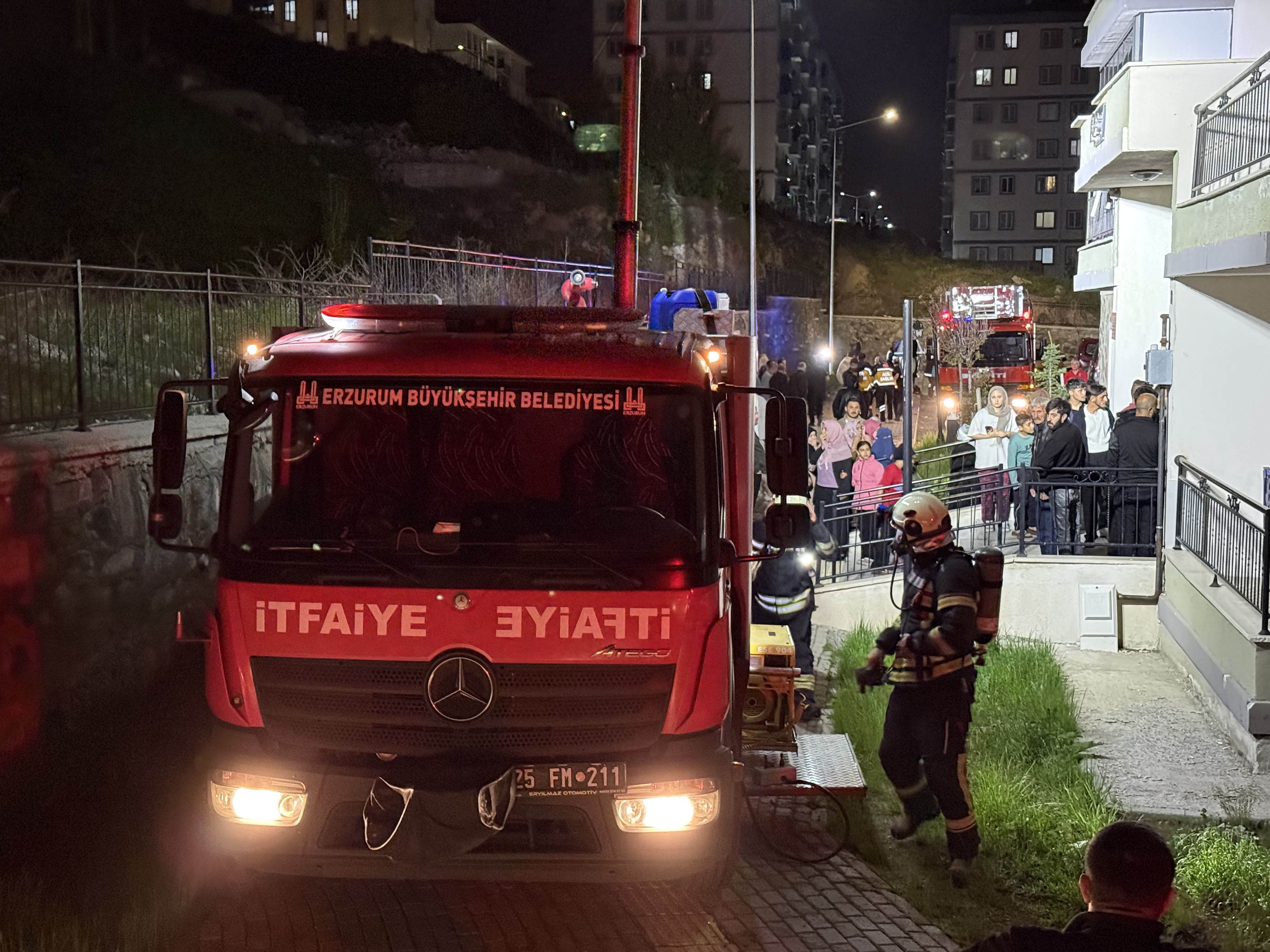 Erzurum'da bir binada çıkan yangında diyaliz hastası kadın hayatını kaybetti,