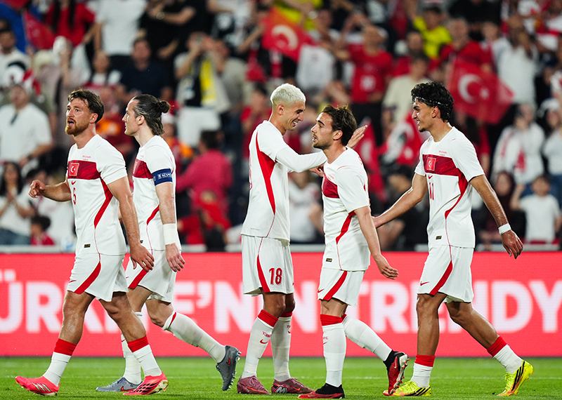 Yeni sezon transfer çalışmalarına başlayan son şampiyon Galatasaray, A Milli