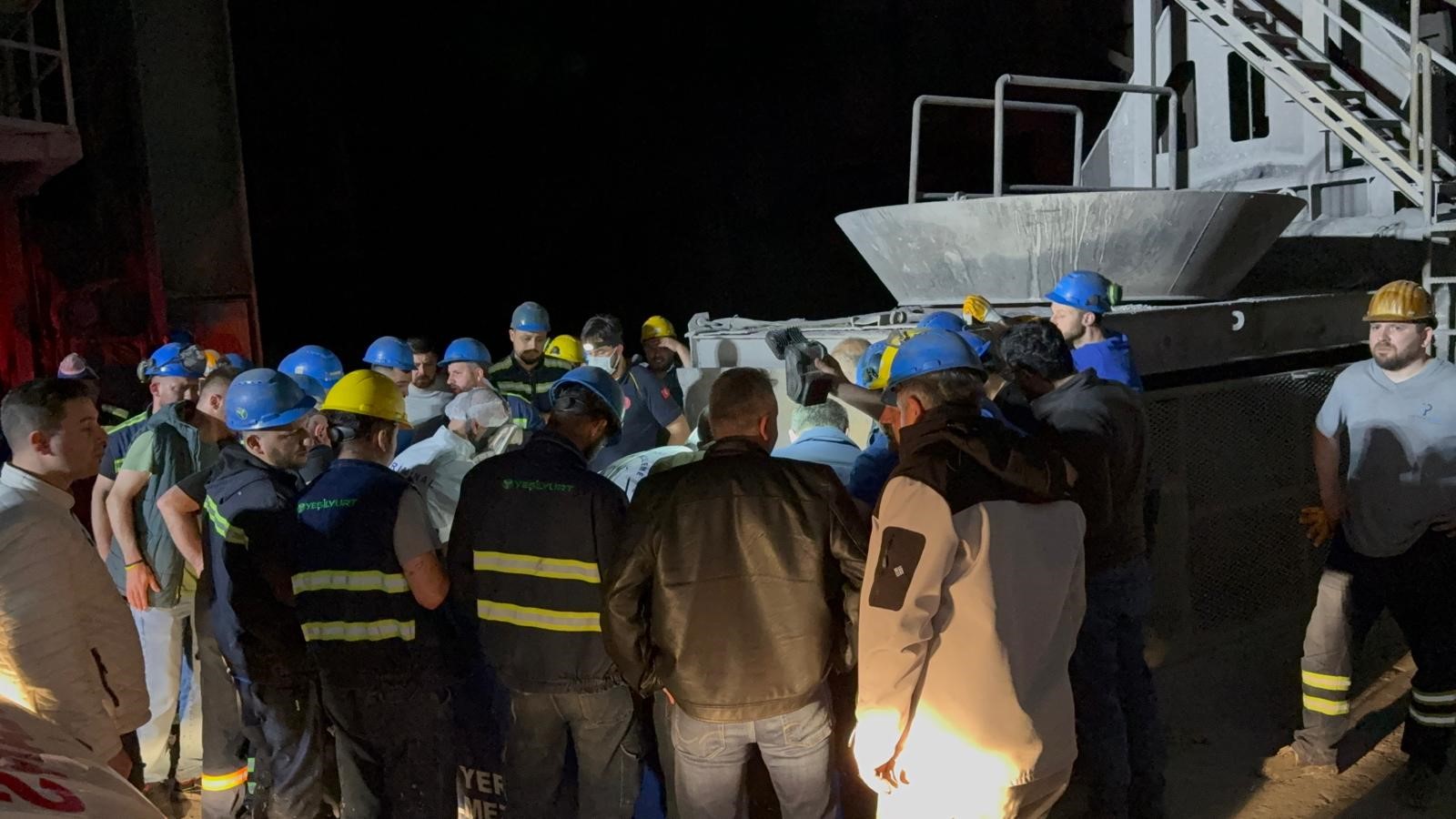 Samsun'un Tekkeköy ilçesindeki Yeşilyurt Demir Çelik Fabrikası'nda meydana gelen iş