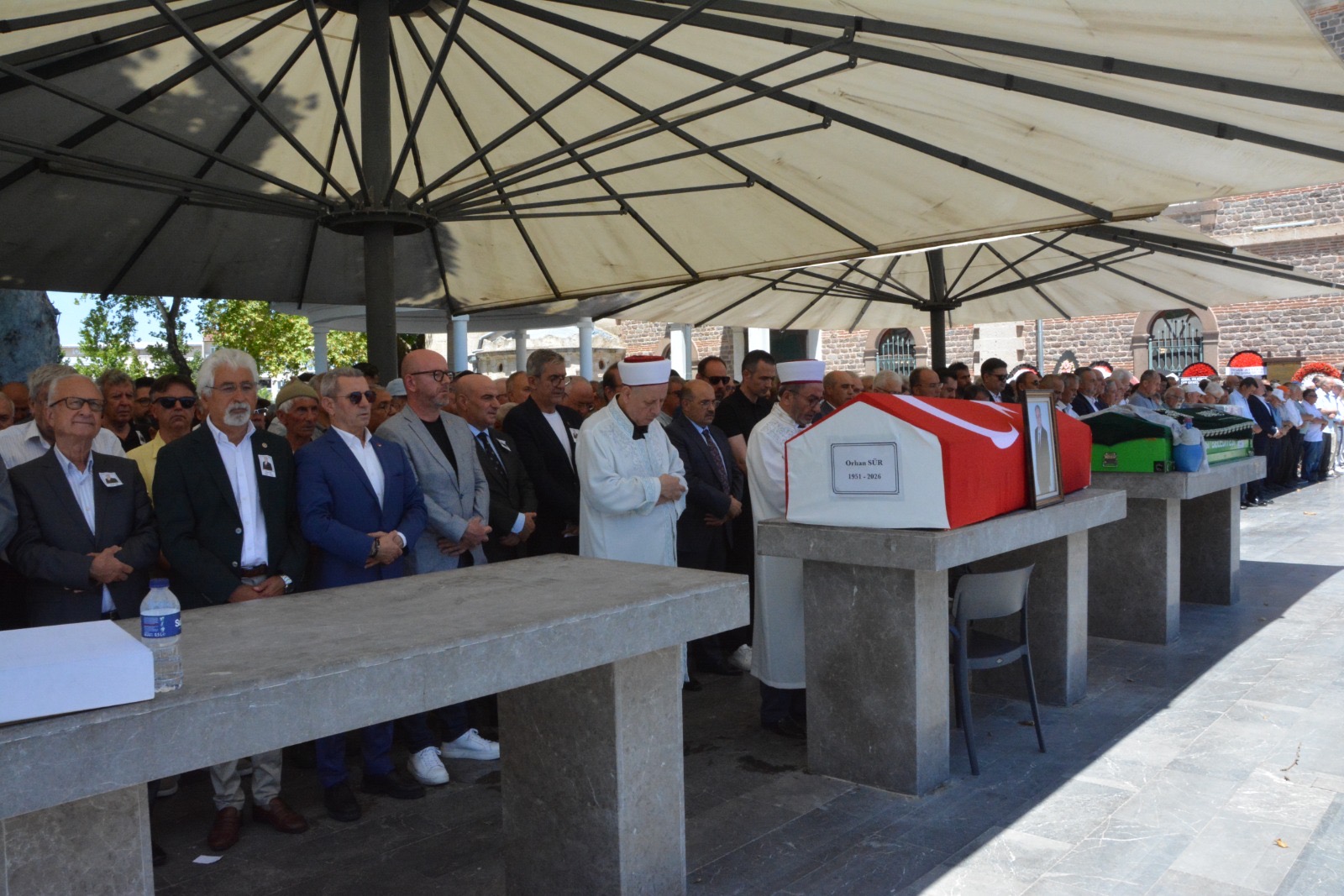 Vefat eden 22. Dönem CHP Balıkesir Milletvekili Orhan Sür'ün cenazesi,