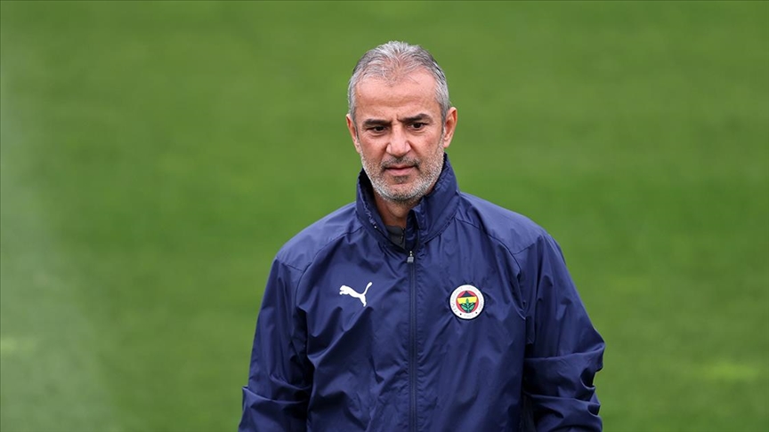Fenerbahçe'de başkan Aziz Yıldırım ve yönetimi takımın başına İsmail Kartal'ı