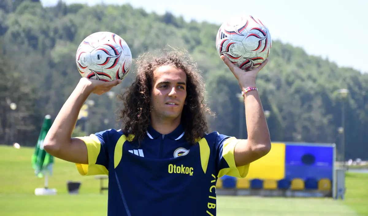 Fenerbahçe'nin yıldızı Matteo Guendouzi, kamp sürecini değerlendirdi. İsmail Kartal ile