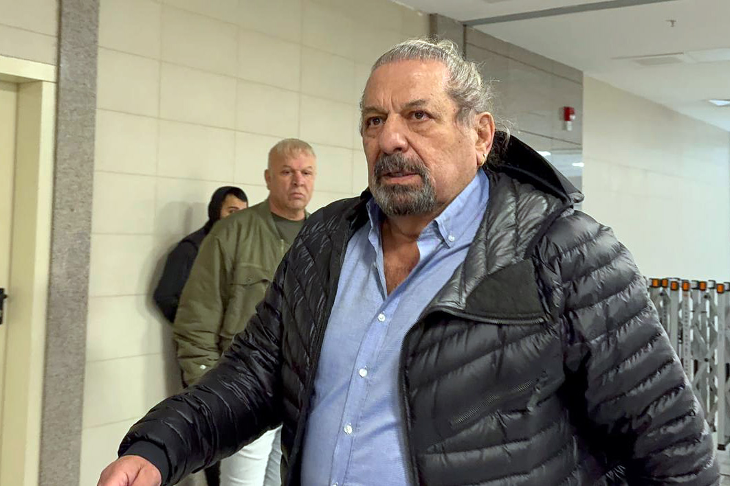 Futbol yorumcusu Erman Toroğlu "halkı yanıltıcı bilgiyi alenen yayma" suçundan