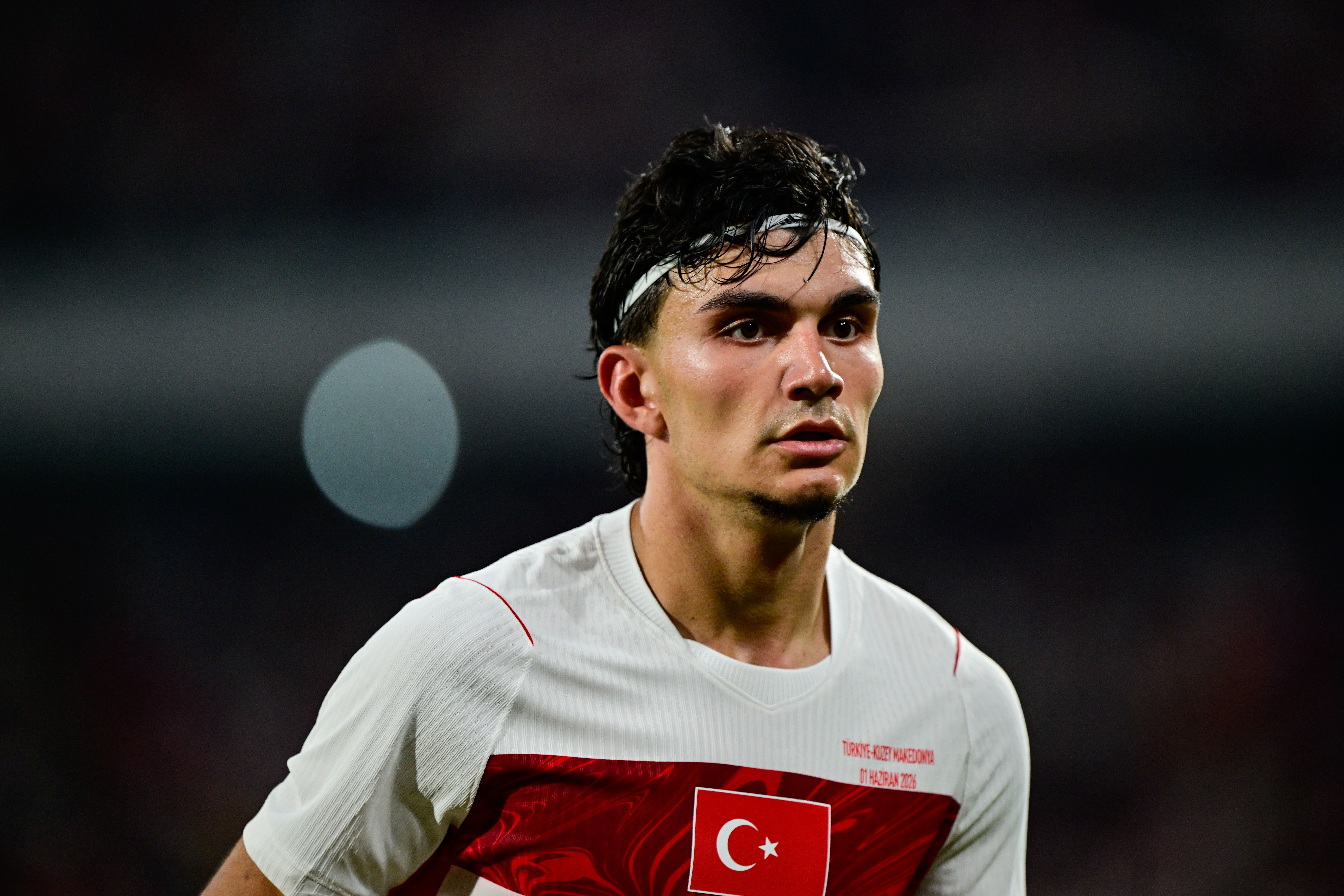 Günün spor sayfalarında, spor gündeminden en yeni gelişmeler ve transfer