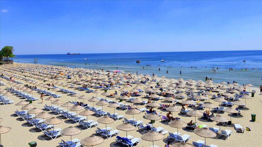 Yaz sezonu için hazırlıklarını tamamlayan İstanbul Büyükşehir Belediyesi (İBB) plajları