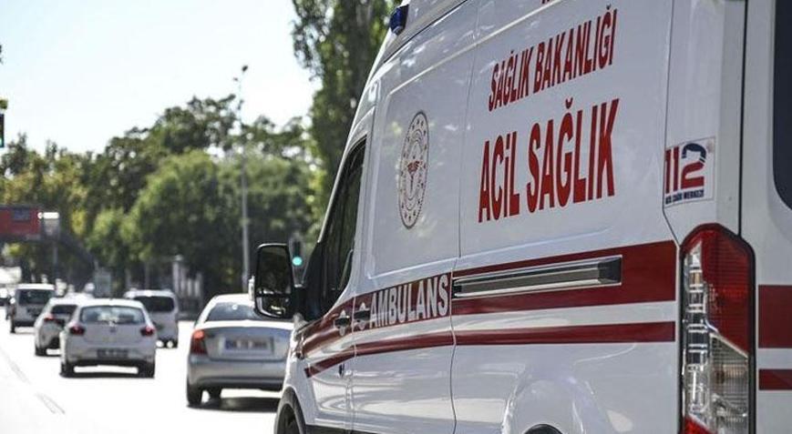 Hendek'te mevlit programında evde hazırlanan tavuklu pilav ve aşure yiyenlerden