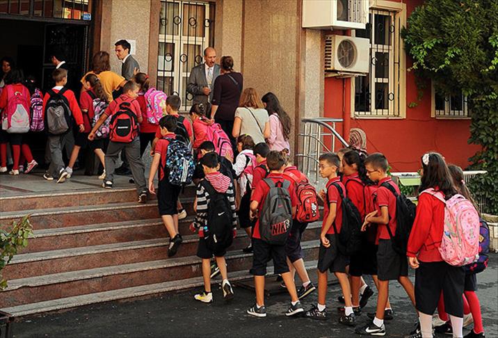 Milli Eğitim Bakanı Yusuf Tekin, cuma günü okulların tatil edildiğini