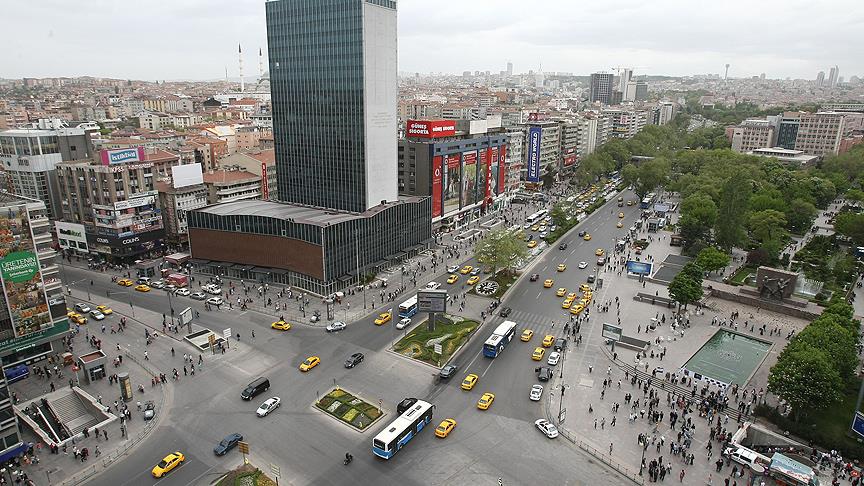 Sosyal medyada Ankara'daki yağmur suyu mazgallarının NATO Zirvesi öncesi ilk