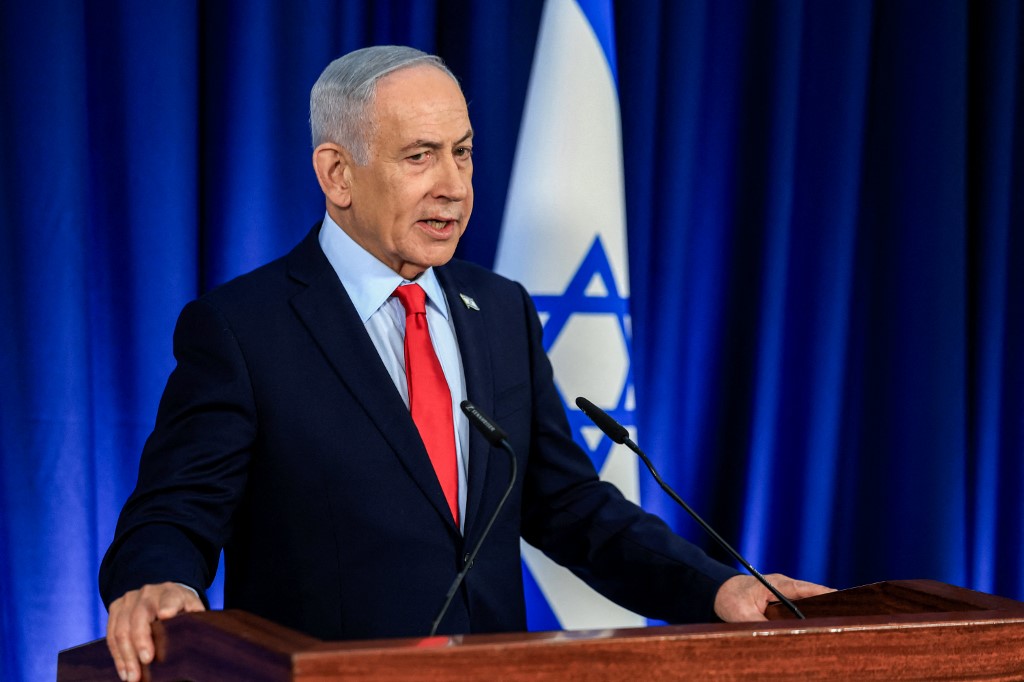 İsrail Başbakanı Binyamin Netanyahu'nun, ülkenin güneyindeki bir askeri üste düzenlenen