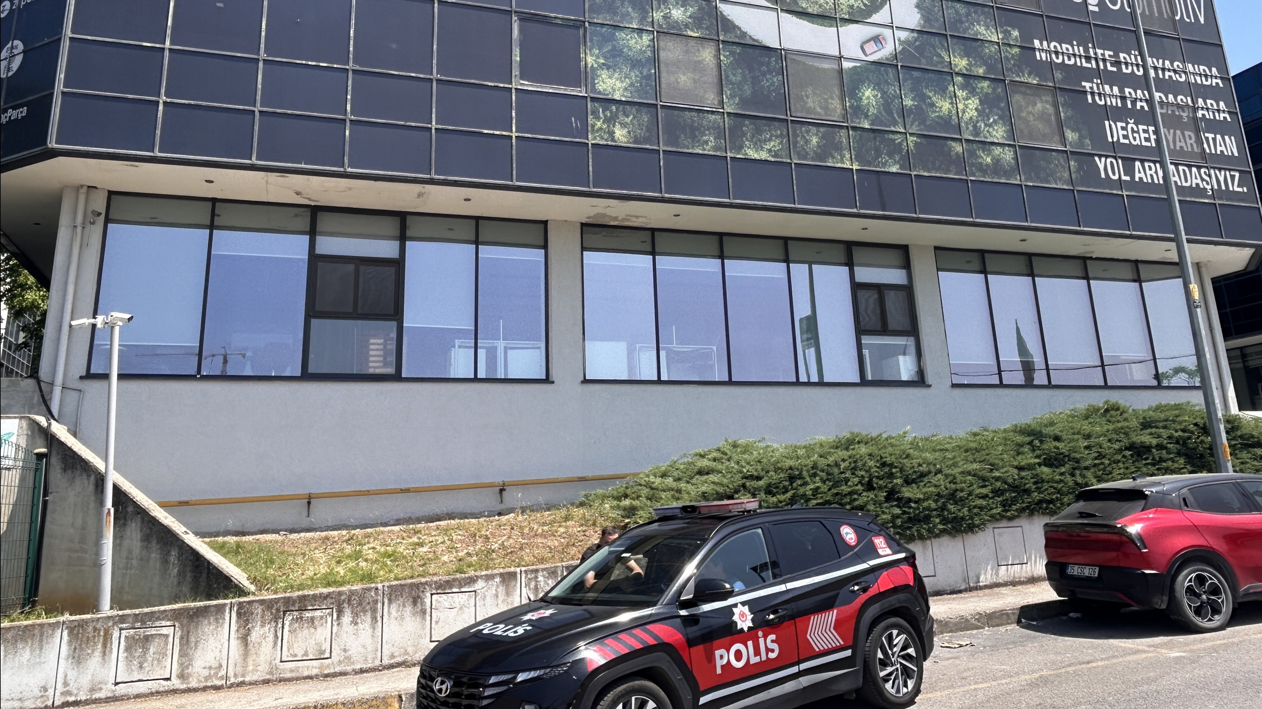 İstanbul Maltepe'de Otokoç Genel Müdürlüğü binasına yönelik silahlı saldırıyla ilgili