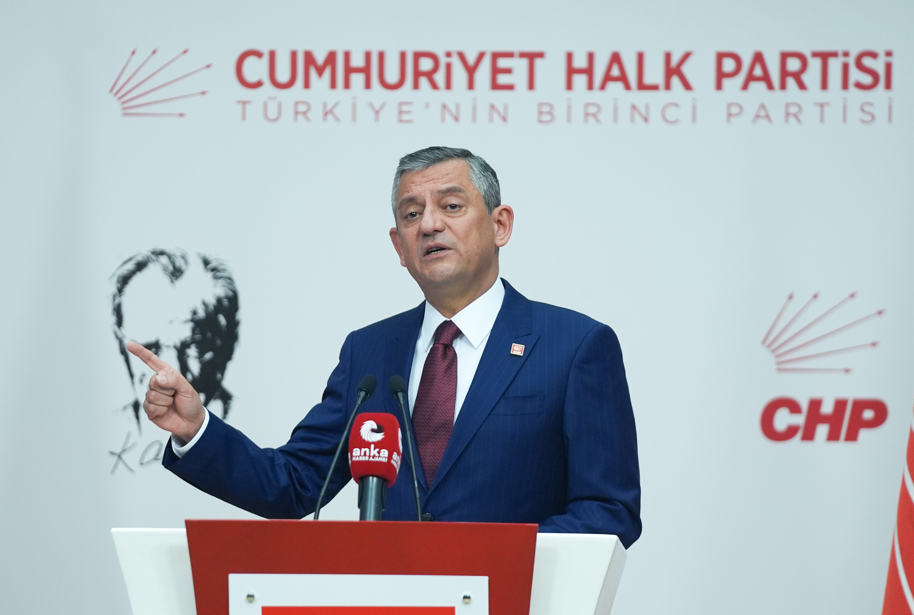 TBMM Başkanlığı'na CHP Grup Başkanı Özgür Özel dahil 12 milletvekili