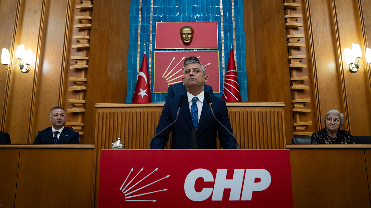 CHP Grup Başkanı Özgür Özel, partisinin grup toplantısında Genel Merkez'e
