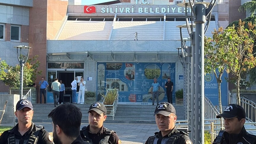 Silivri Belediyesine yönelik mali usulsüzlük soruşturmasında tutuklanan Belediye Başkanı Bora