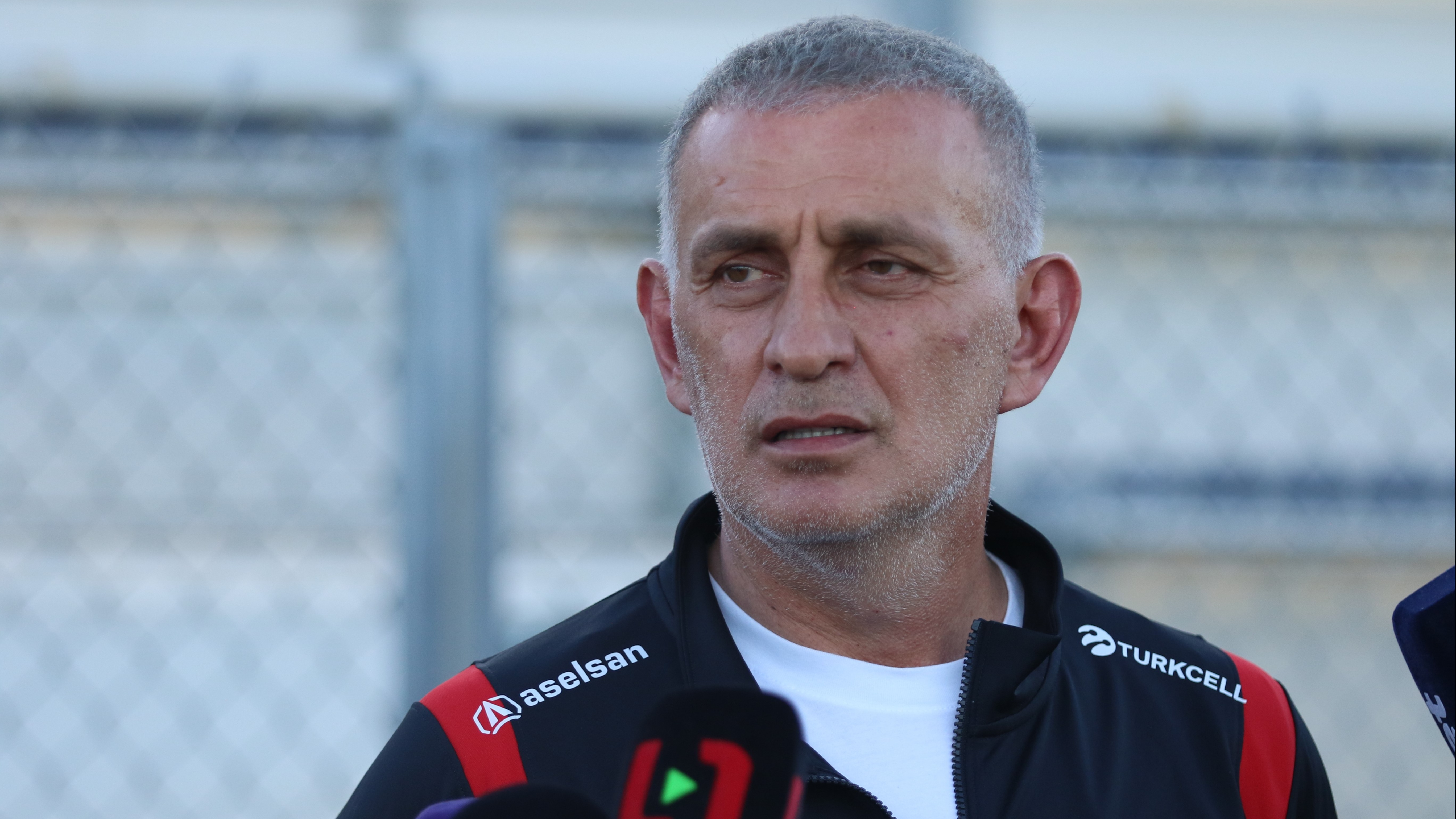 Türkiye Futbol Federasyonu (TFF) Başkanı İbrahim Hacıosmanoğlu, yapılan eleştirilere ve