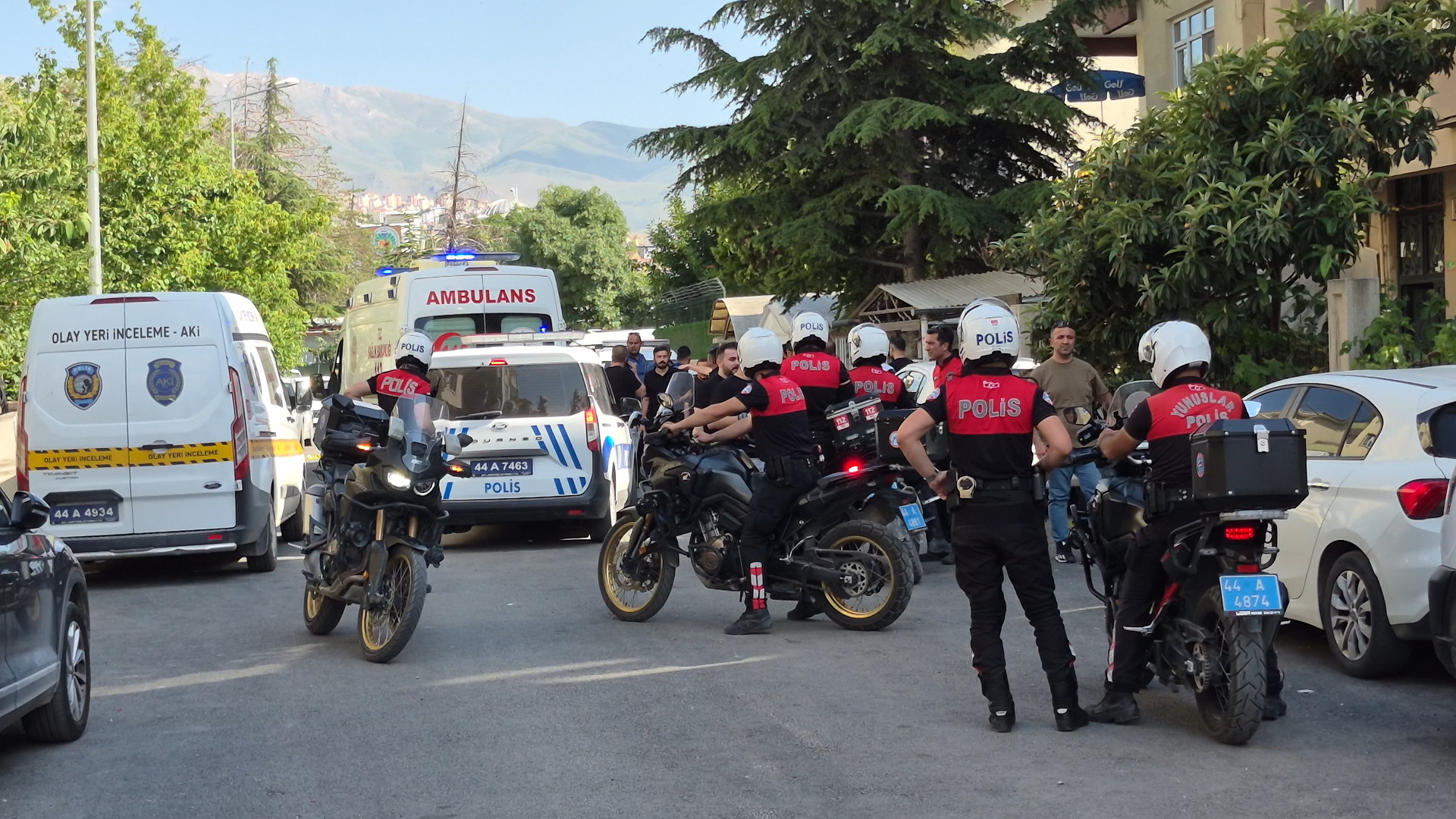 Malatya'nın Yeşilyurt ilçesinde Nejdet Timurkaan, tartıştığı kızı Beyza Timurkaan'ı (21)