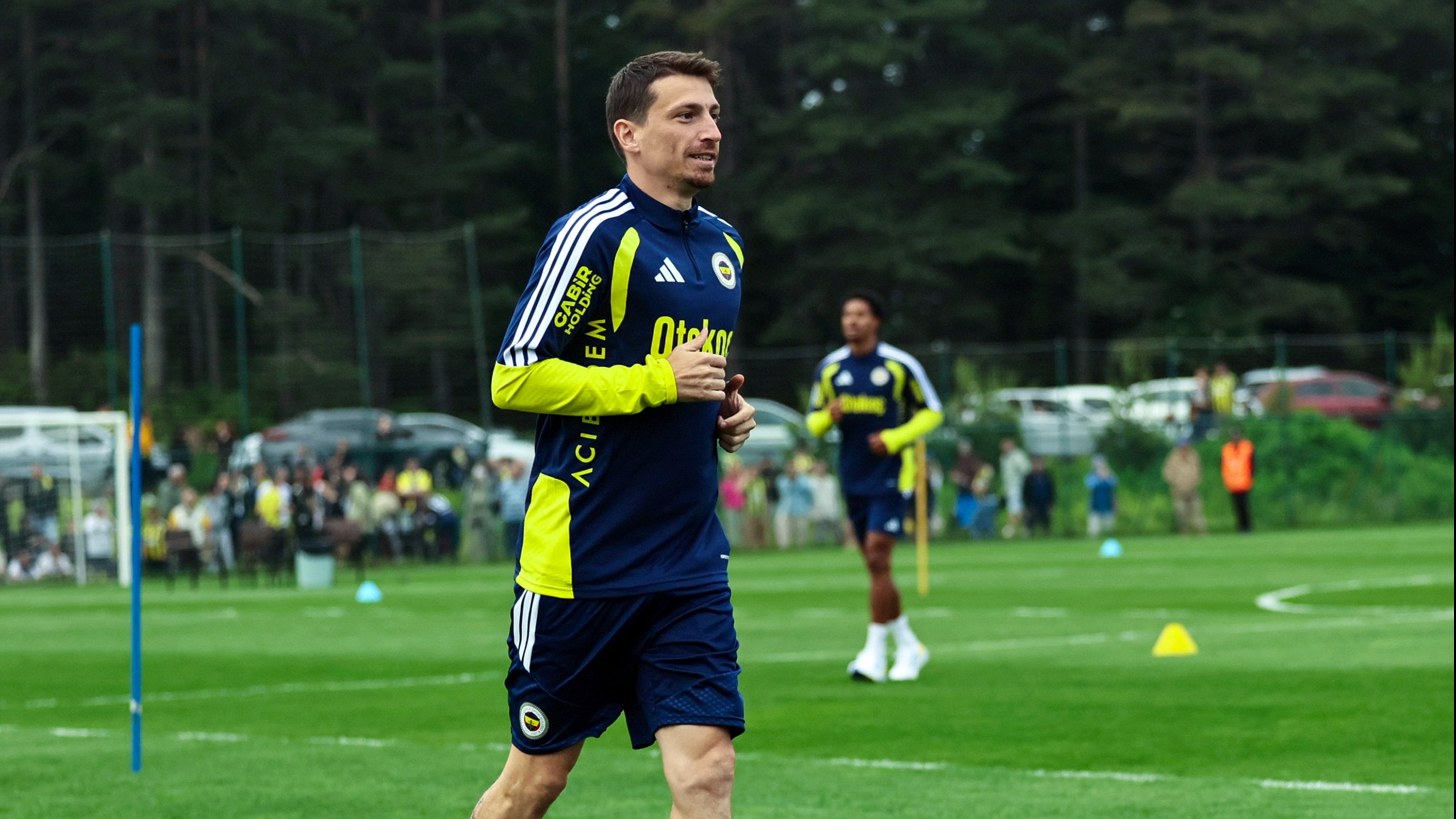 Tahkim Kurulu 12 ay hak mahrumiyeti cezası alan Fenerbahçeli futbolcu