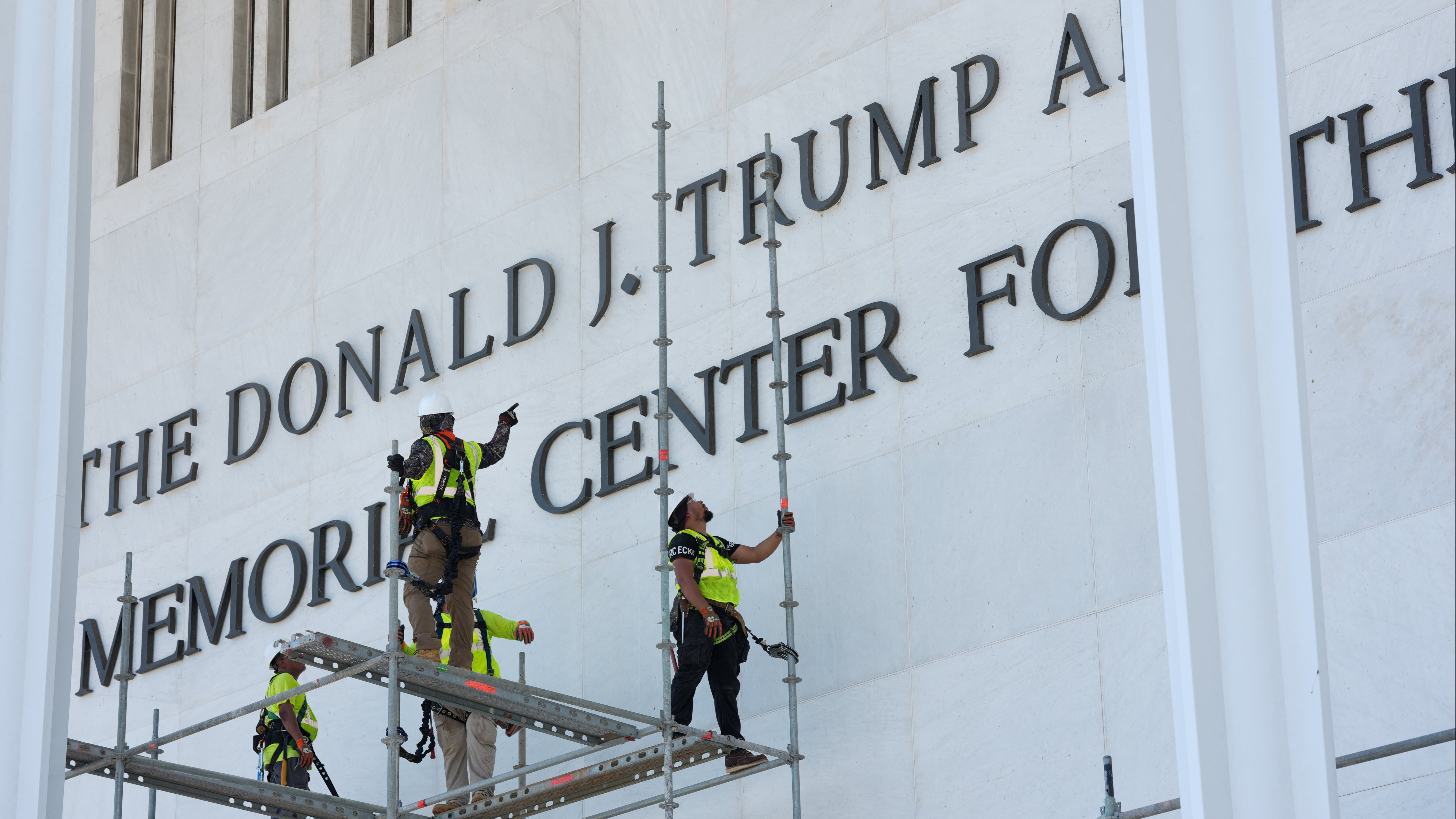 ABD'de bir mahkemenin, Donald Trump'ın adının Kennedy Center'dan kaldırılması yönündeki