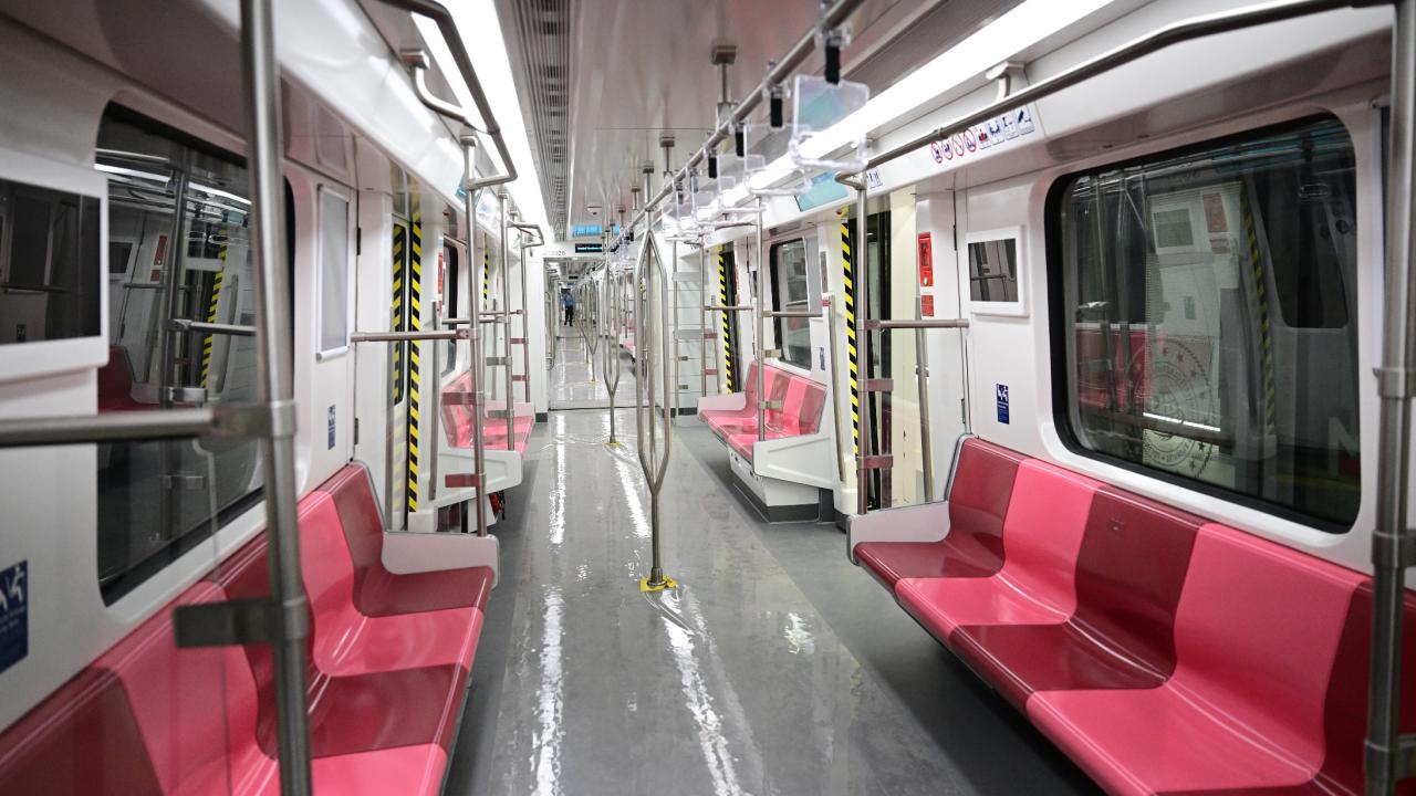 Ulaştırma ve Altyapı Bakanı Abdulkadir Uraloğlu, Türkiye'nin en yeni metrosu