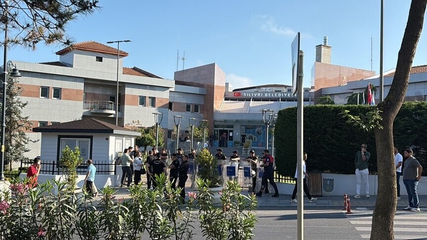 Silivri Belediyesi'ne yönelik mali usulsüzlük soruşturmasında tutuklanan Belediye Başkanı Bora