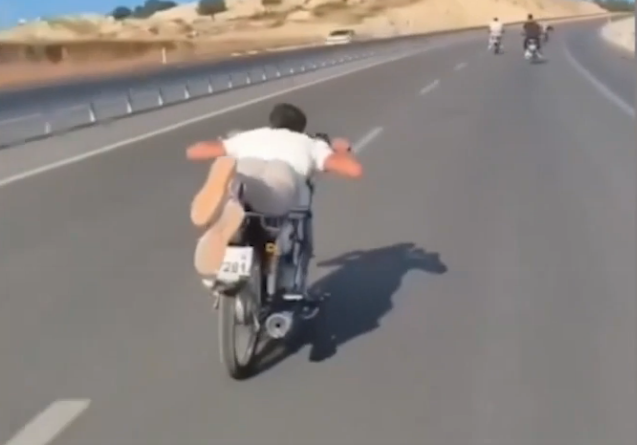 Kilis'te trafikte motosikletle akrobatik hareketler yapan motosiklet sürücülerine 138 bin